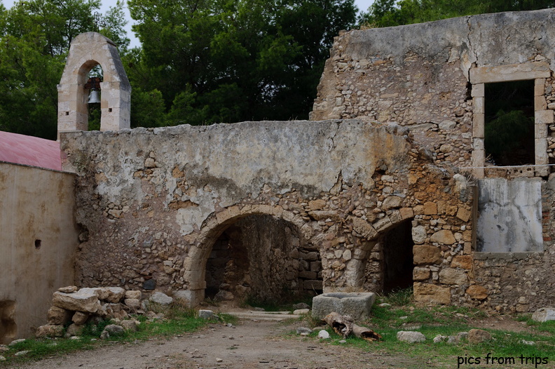 fortress ruins_ Rethymno2010d20c075.jpg